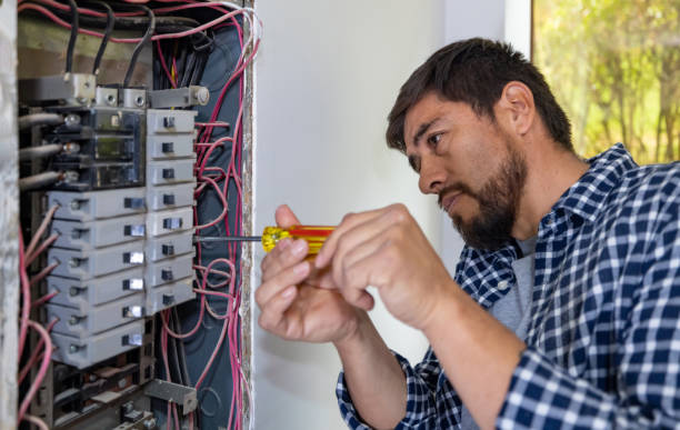 Best Affordable Emergency Electrician  in Hicksville, NY